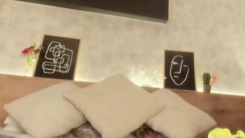 Snapshot of karina_gomez_18 chatting on February 22, 11:31 am Kari online show from February 22, 11:31 am