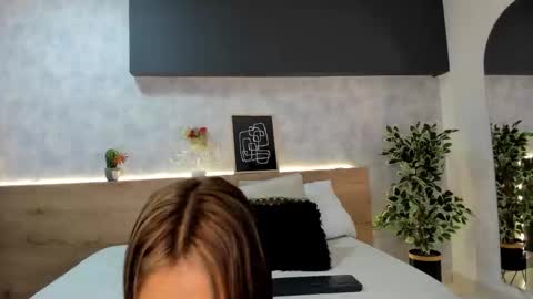 Snapshot of karina_gomez_18 chatting on March 12, 11:27 am Kari online show from March 12, 11:27 am