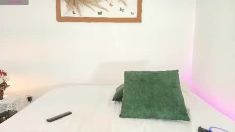 Snapshot of karina_taylor chatting on July 28, 1:45 am karina Taylor online show from July 28, 1:45 am