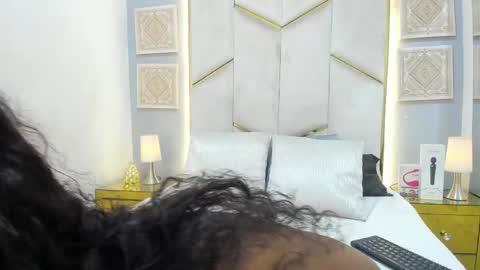 karinaacox online show from March 26, 1:17 pm