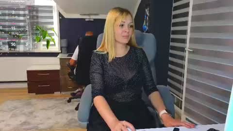 Snapshot of karinadeniss chatting on July 19, 2:32 pm Onlyfans cute valerri Real Nme Valerri online show from July 19, 2:32 pm
