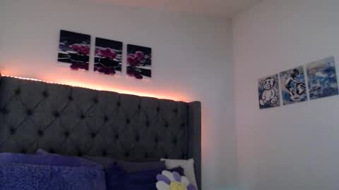 karinakummings online show from November 22, 8:52 pm