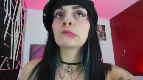 KARINNA  RAVEN online show from December 19, 12:17 am