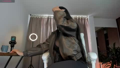 Karin online show from February 12, 2:23 pm