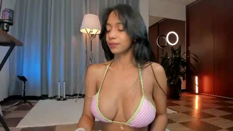 Snapshot of karinnixx chatting on June 16, 4:42 pm Karin online show from June 16, 4:42 pm