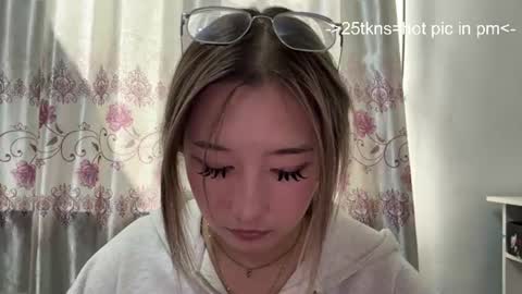 Snapshot of karissagius chatting on July 22, 10:18 am karissagius online show from July 22, 10:18 am