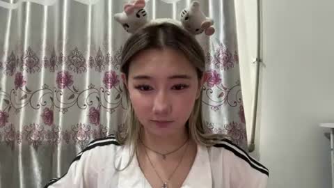 Snapshot of karissagius chatting on August 4, 9:01 am karissagius online show from August 4, 9:01 am