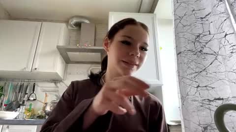 Snapshot of karissatrulove chatting on July 15, 2:11 pm Leya online show from July 15, 2:11 pm
