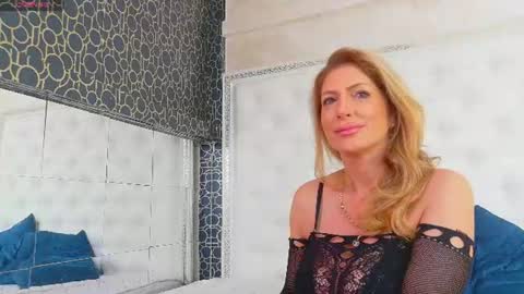 Snapshot of karissia_ chatting on June 23, 4:10 am KARISSIA online show from June 23, 4:10 am