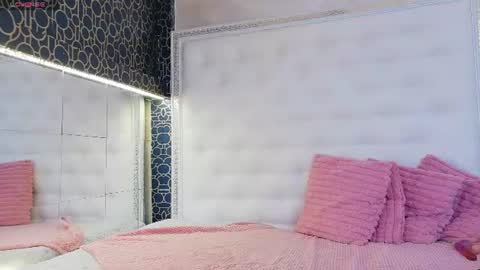 Snapshot of karissia_ chatting on July 20, 3:54 am KARISSIA online show from July 20, 3:54 am