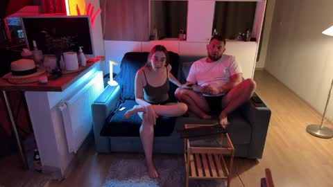 Snapshot of karl_and_klara chatting on June 6, 10:47 pm karl_and_klara online show from June 6, 10:47 pm