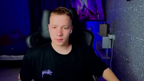 Snapshot of karl_night_ chatting on June 10, 7:35 pm karl night online show from June 10, 7:35 pm