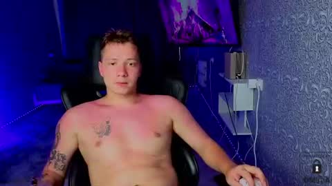 Snapshot of karl_night_ chatting on July 7, 7:23 am karl night online show from July 7, 7:23 am