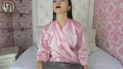 karla_crruz online show from May 13, 9:22 pm