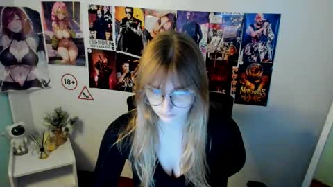 Snapshot of karla_flower chatting on October 9, 12:47 pm Karla online show from October 9, 12:47 pm