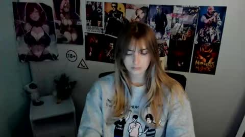 Snapshot of karla_flower chatting on October 19, 12:17 pm Karla online show from October 19, 12:17 pm