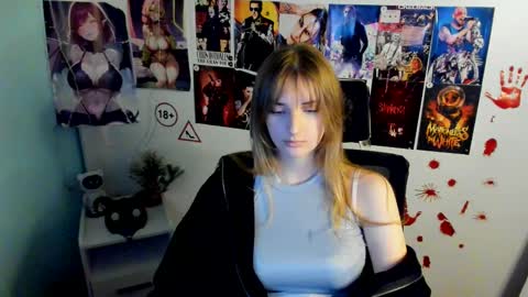 Snapshot of karla_flower chatting on November 4, 1:32 pm Karla online show from November 4, 1:32 pm