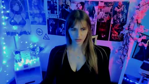 Snapshot of karla_flower chatting on November 19, 1:55 pm Karla online show from November 19, 1:55 pm