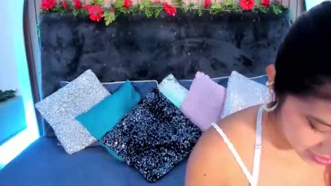 Snapshot of karla_gonzaless chatting on January 8, 6:43 pm Karla Gonzaless online show from January 8, 6:43 pm