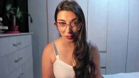 Snapshot of karla_hernandez chatting on May 27, 10:45 am Karla online show from May 27, 10:45 am