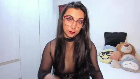 Snapshot of karla_hernandez chatting on May 28, 10:45 am Karla online show from May 28, 10:45 am
