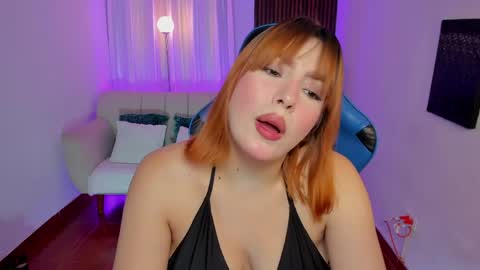 Snapshot of karla_hill_28 chatting on May 17, 3:26 am Karlita online show from May 17, 3:26 am