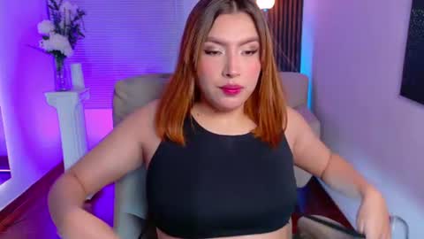 Snapshot of karla_hill_28 chatting on July 18, 3:22 am Karlita online show from July 18, 3:22 am