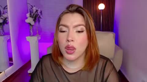 Snapshot of karla_hill_28 chatting on July 30, 4:11 am Karlita online show from July 30, 4:11 am