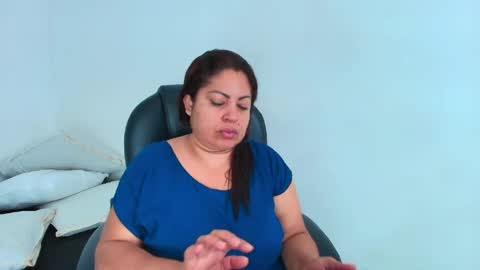 karla_hilton1 online show from May 2, 1:16 pm