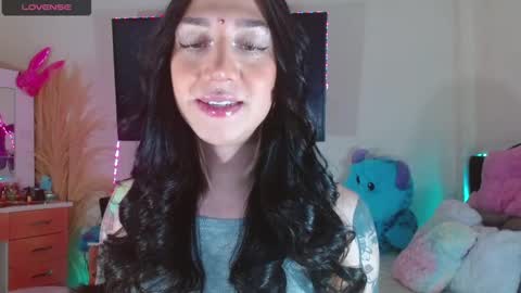 Snapshot of karla_zambrano chatting on December 23, 11:39 pm karla online show from December 23, 11:39 pm