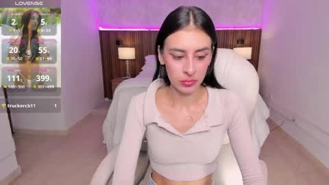 Snapshot of karlaa_james chatting on May 19, 11:05 am Karlaa online show from May 19, 11:05 am