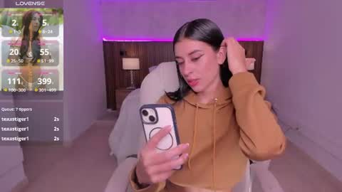 Snapshot of karlaa_james chatting on June 11, 11:08 am Karlaa online show from June 11, 11:08 am