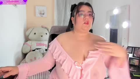 Snapshot of karlaalane chatting on May 17, 2:31 am Karla Lane online show from May 17, 2:31 am