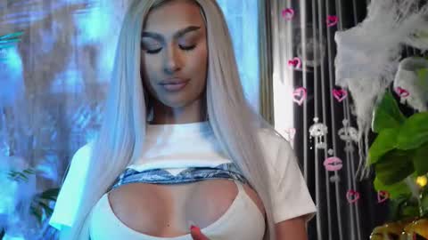 Snapshot of karlabart chatting on October 27, 8:13 pm KarlaBart online show from October 27, 8:13 pm