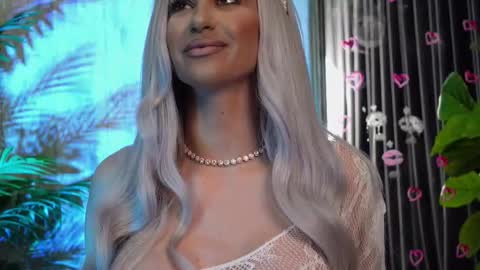 Snapshot of karlabart chatting on November 1, 8:22 pm KarlaBart online show from November 1, 8:22 pm