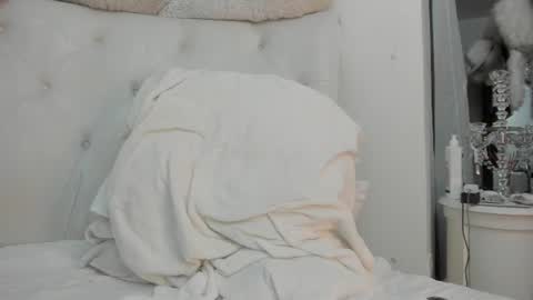 Snapshot of karlagirlfox chatting on June 22, 6:10 am KARLA A online show from June 22, 6:10 am