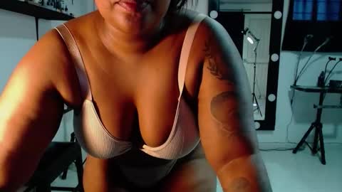 karlaluann online show from October 31, 11:44 am