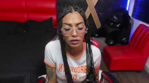 karlaslutskinny__ online show from April 29, 9:43 pm