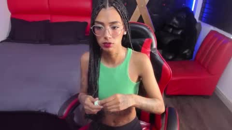 karlaslutskinny__ online show from May 3, 3:23 am