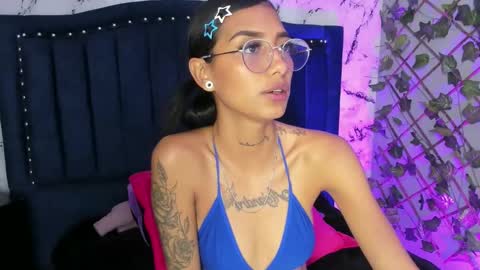 Snapshot of karlaslutskinny__ chatting on May 27, 3:25 am karlaslutskinny__ online show from May 27, 3:25 am