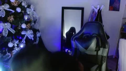 Snapshot of karlavittar chatting on December 2, 12:54 pm karlavittar online show from December 2, 12:54 pm