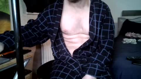 Snapshot of karlc1986 chatting on June 14, 1:47 am karlc1986 online show from June 14, 1:47 am