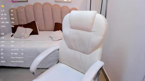 Snapshot of karliie_kloss_ chatting on November 17, 3:34 am karliie kloss online show from November 17, 3:34 am