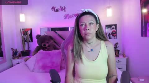 Snapshot of karly_moonn chatting on July 2, 10:10 am Karly Moonns online show from July 2, 10:10 am