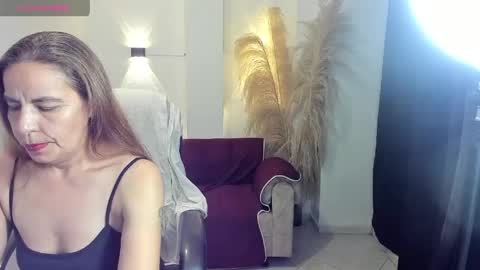 Snapshot of karlye_hot chatting on June 4, 2:17 am KARLYE online show from June 4, 2:17 am