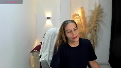 Snapshot of karlye_hot chatting on June 5, 2:40 am KARLYE online show from June 5, 2:40 am