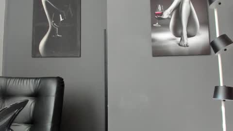   online show from November 12, 1:11 pm