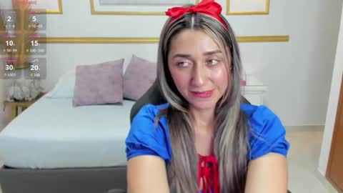 karlyy_ online show from October 30, 7:36 pm