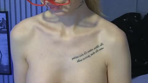 Julia online show from April 28, 2:27 am