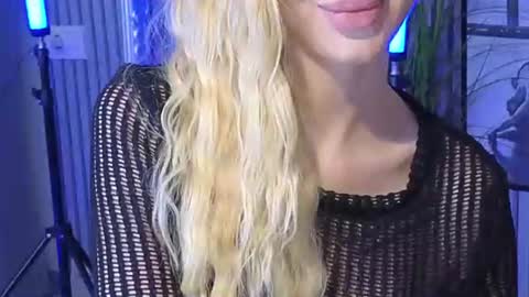 Snapshot of karmaarms chatting on July 27, 7:43 pm Julia online show from July 27, 7:43 pm